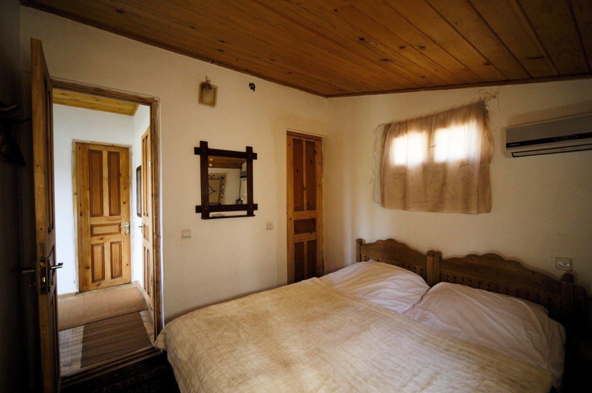 Guest House Gallery Oni Bagian luar foto