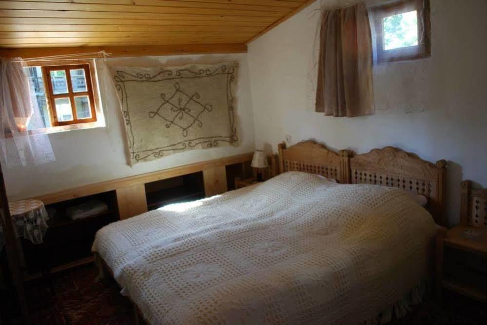 Guest House Gallery Oni Bagian luar foto